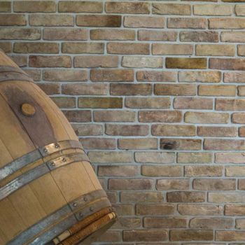 Επένδυση με τούβλα